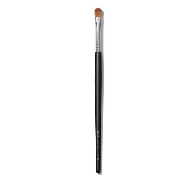 M124 Firm Eyeshadow Packer Brush