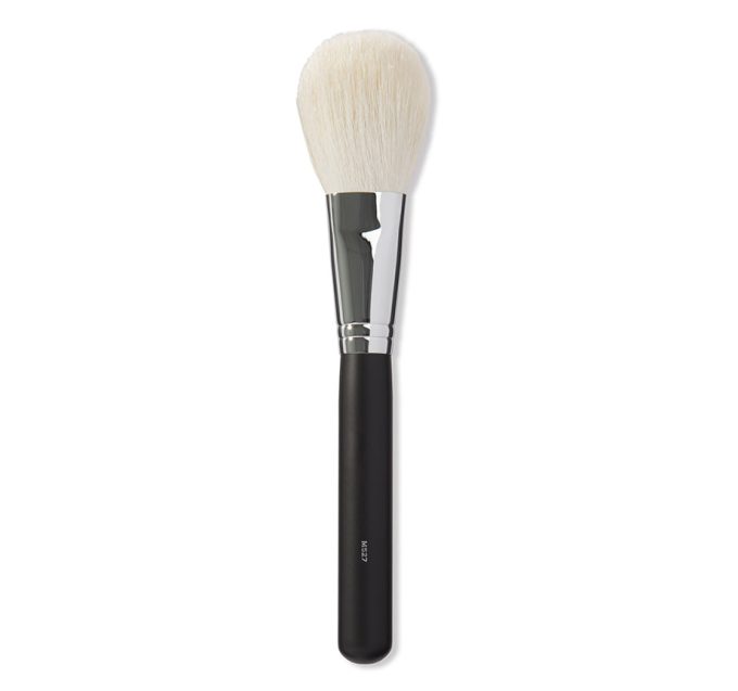 M527 Pointed Powder Bronzer Brush